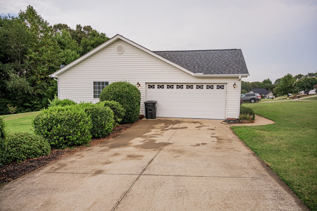 Photo 25 of Cozy 3BR Home Near Traveler's Rest & Universities