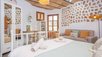 2 bedrooms, iron/ironing board, free WiFi, bed sheets