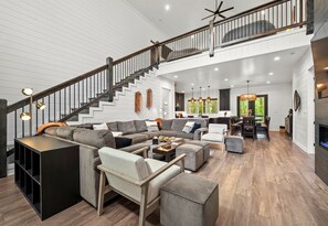 Smart-TV, peis og bordtennis