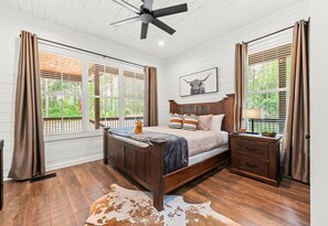 4 chambres, fer et planche à repasser, lit parapluie, Wi-Fi gratuit