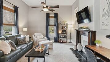 Televisor intel·ligent, llibres i biblioteca musical