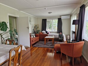 Interior - Laneway cottage (Tauranga)