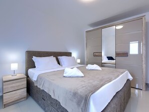 2 bedrooms, internet