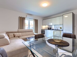 TV - Apartment Amra 4 by Interhome (Poreč)