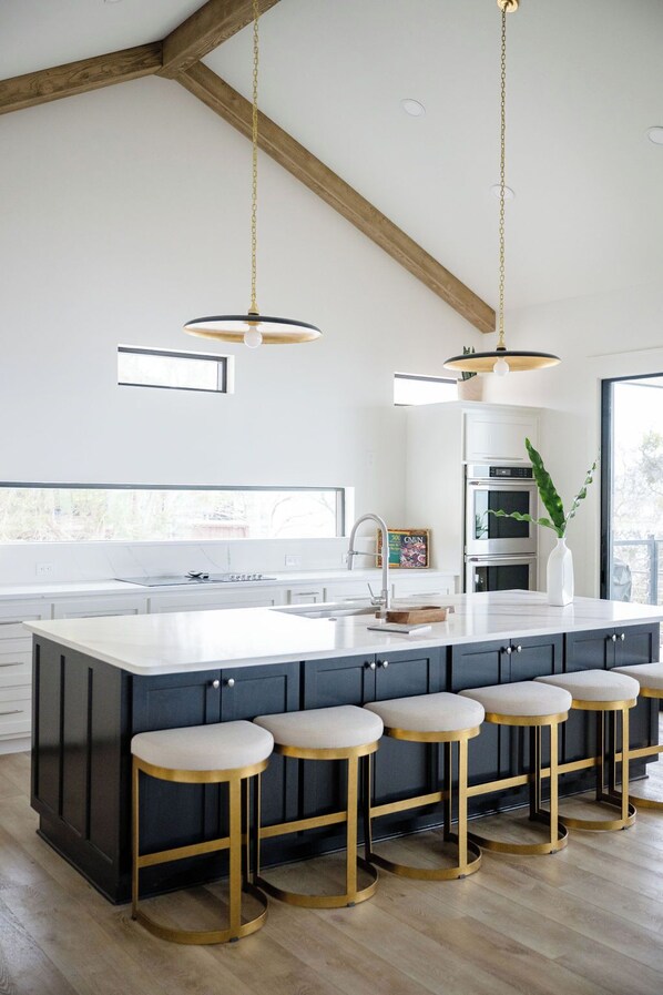 Fridge, microwave, oven, stovetop - Playin Possum! NEW, Modern 5 Bed 4.5 Bath Retreat with Dock, 2 Balconies, HotTub (Graford)