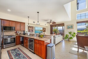 Microwave, oven, stovetop, dishwasher - New Listing, Golf Villas, Private Beach, Gorgeous Sunrise Views (Puako)
