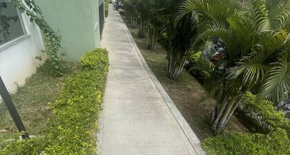 Disfrute de un Apartamento Moderno con Amplios Espacios,. Excelente Ubicación