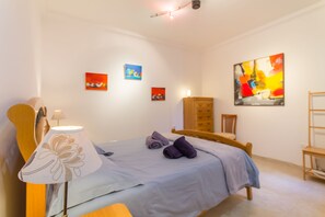 1 bedroom, free WiFi, bed sheets