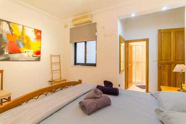 1 bedroom, free WiFi, bed sheets