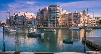 A Magnificent Sunny Seafront Apart Sliema, Tas Sliema, Malta