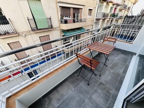 Outdoor dining - RAINBOW VERD BY BLAUSITGES (SITGES)