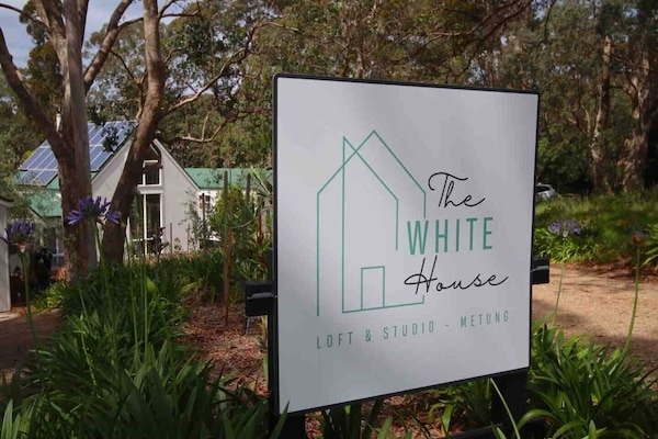 Property signage to assist your arrival . Take second driveway down to your acc.