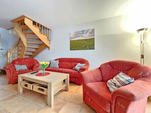 TV, mesa de pingue-pongue, aparelho de som