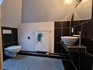 Unclassified image, 2 of 21, button