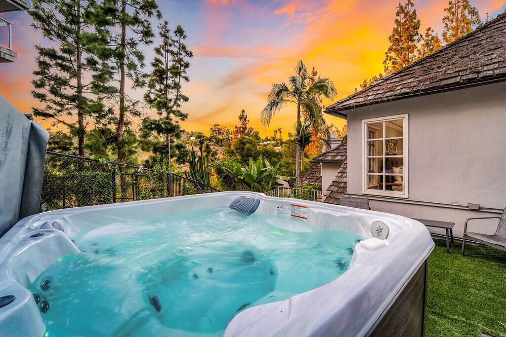 Hot Tub | Spacious | Family Friendly