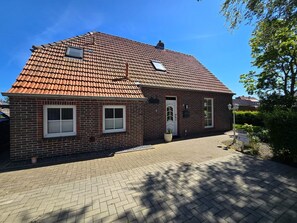 Exterior - Ferienwohnung Schlickwanderer Groß - Herzlich Willkommen in der Ferienwohnung Schlickwanderer Groß! (Dornum)