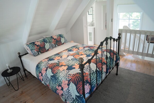 3 bedrooms, iron/ironing board, travel cot, free WiFi