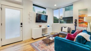 Living area - Perch - Queen Anne 83 (Seattle)