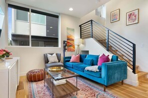 Interior - Perch - Queen Anne 83 (Seattle)