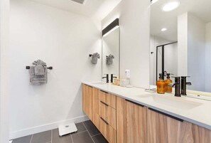 Doccia, asciugacapelli, asciugamani