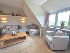 Unclassified image, 2 of 48, button