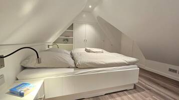 2 slaapkamers, een strijkplank/strijkijzer, wifi