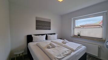 3 slaapkamers, een kluis op de kamer, een strijkplank/strijkijzer, wifi