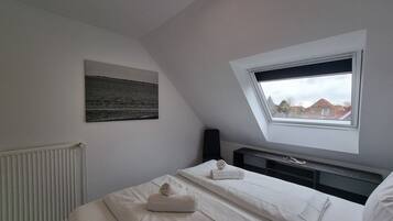 3 bedrooms, in-room safe, WiFi