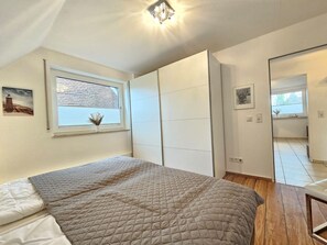 2 Schlafzimmer, Schreibtisch, WLAN