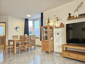 Unclassified image, 2 of 33, button