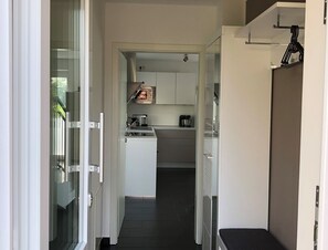 Kylskåp, mikrovågsugn, ugn och spishäll