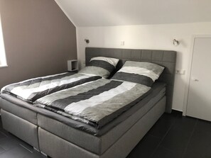 2 Schlafzimmer, Bügeleisen/Bügelbrett, WLAN