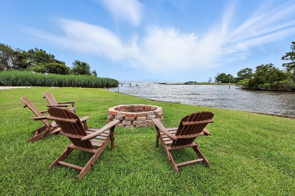 Property grounds - Peaceful setting with beautiful sunsets overlooking the water! (Shiloh)