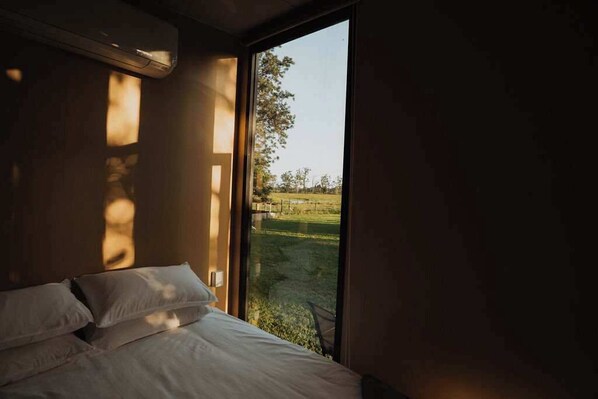 1 bedroom, bed sheets
