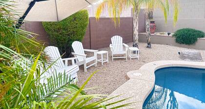 Private Pool, BBQ, Fire Pit, Pool Table, Fully Equipped Kitchen, King Bed