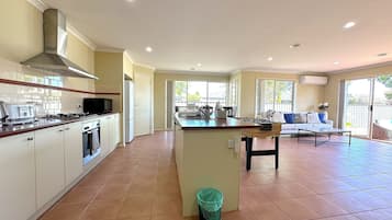 Standard Villa, 4 Bedrooms, Non Smoking, Kitchen | Private kitchen