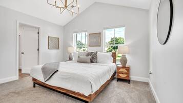 3 slaapkamers, een strijkplank/strijkijzer, wifi, beddengoed