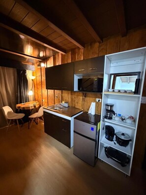 Cabana luxo | Cozinha privada | Frigobar, micro-ondas, chaleira elétrica, panela elétrica de arroz