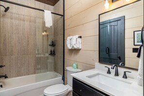 淋浴設備、風筒、提供毛巾