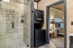 淋浴設備、風筒、提供毛巾