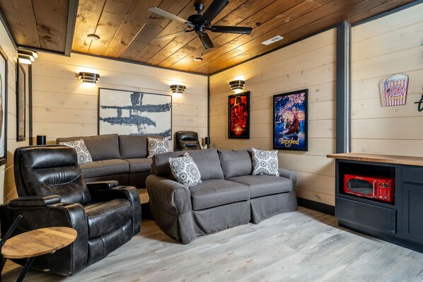 電視、壁爐、 辦公室