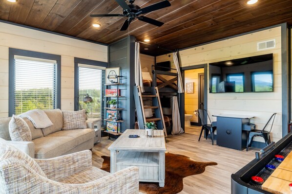 TV, fireplace, offices