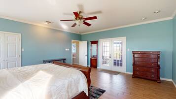 3 bedrooms, WiFi, bed sheets
