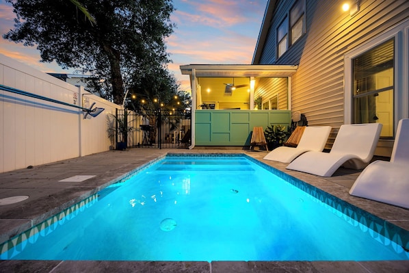 UppvÀrmd pool