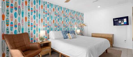 4 bedrooms, desk, iron/ironing board, travel crib