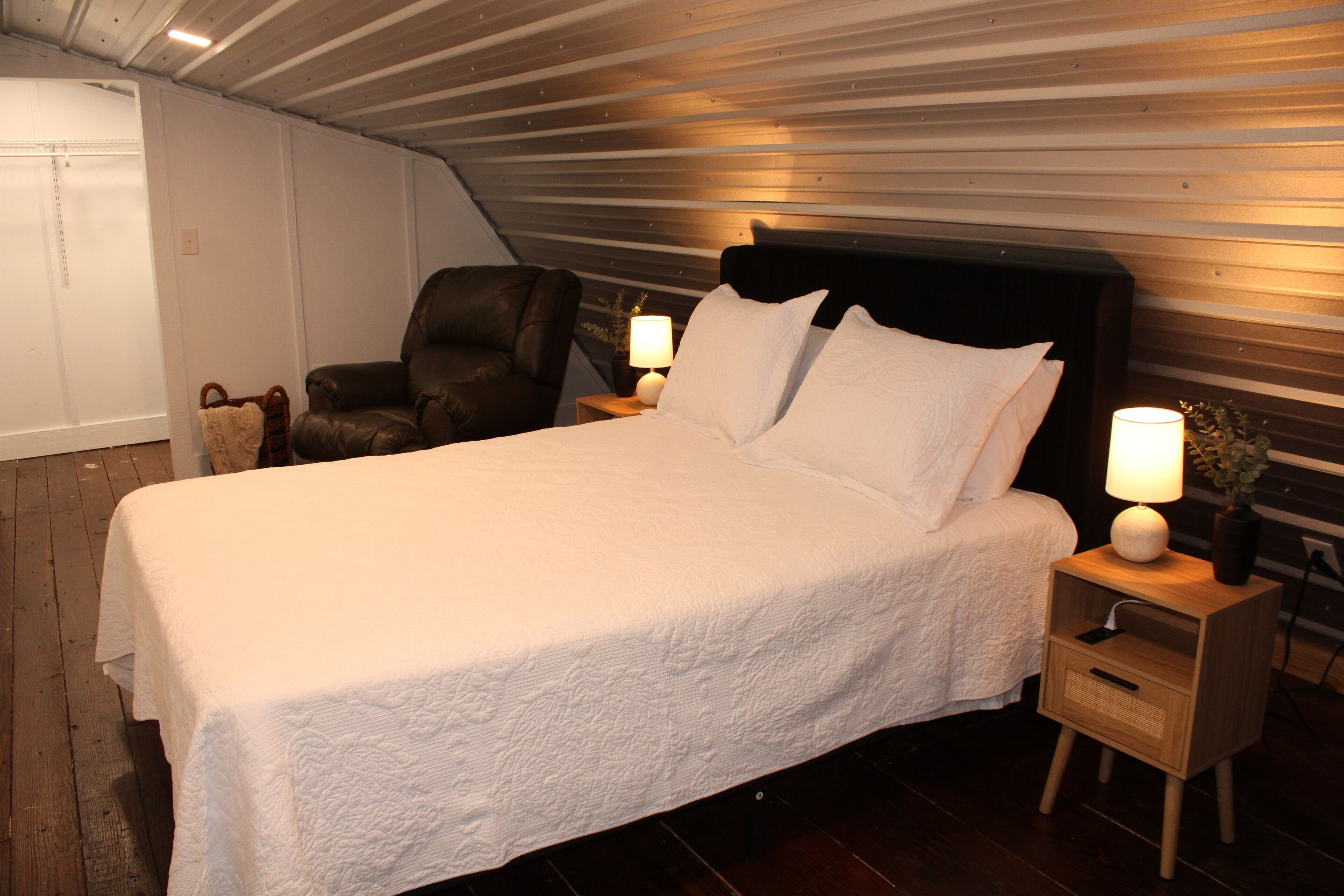 2 soverom, strykejern/-brett, wi-fi (inkludert) og sengetøy