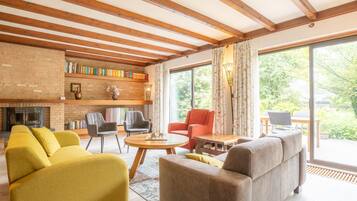 Télévision, baby-foot