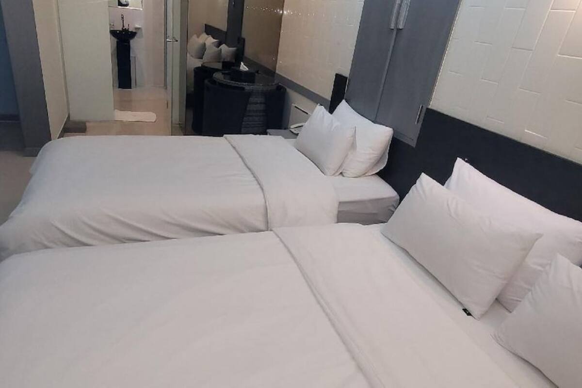 Triple Room | Soundproofing, free WiFi