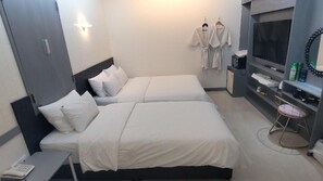 Triple Room | Soundproofing, free WiFi