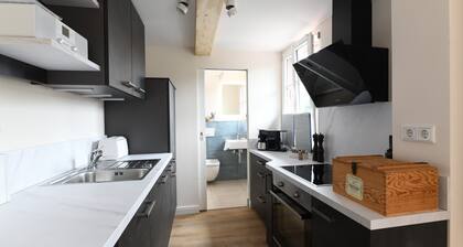 Ferienwohnung 'Das Schiefe Haus Whg Weinlage' mit WLAN